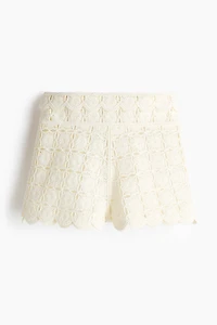 Short d'aspect crocheté