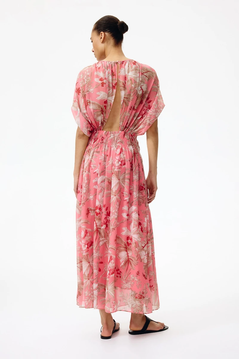 Robe en mousseline à manches cape