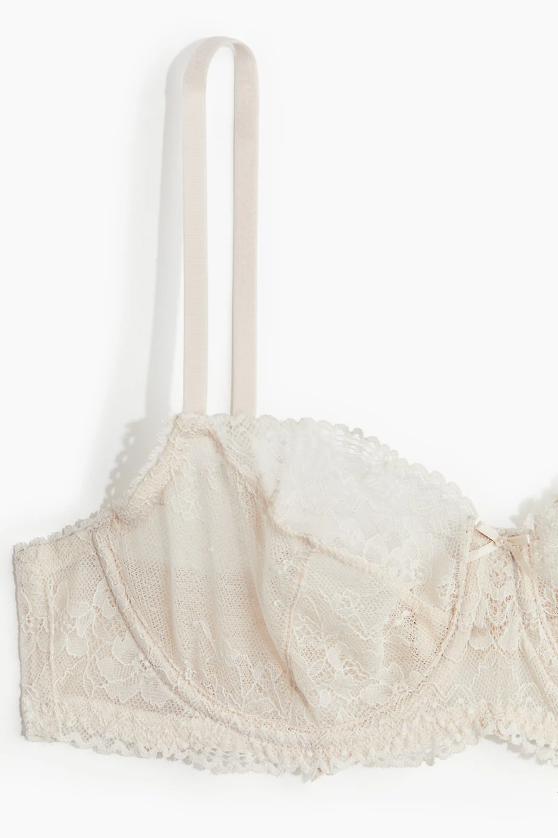 Soutien-gorge en dentelle avec armatures