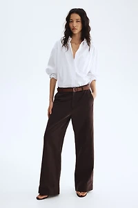 Pantalon large en sergé avec ceinture