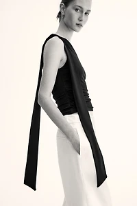 Haut asymétrique à effet drapé