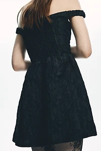 Robe en tissu jacquard