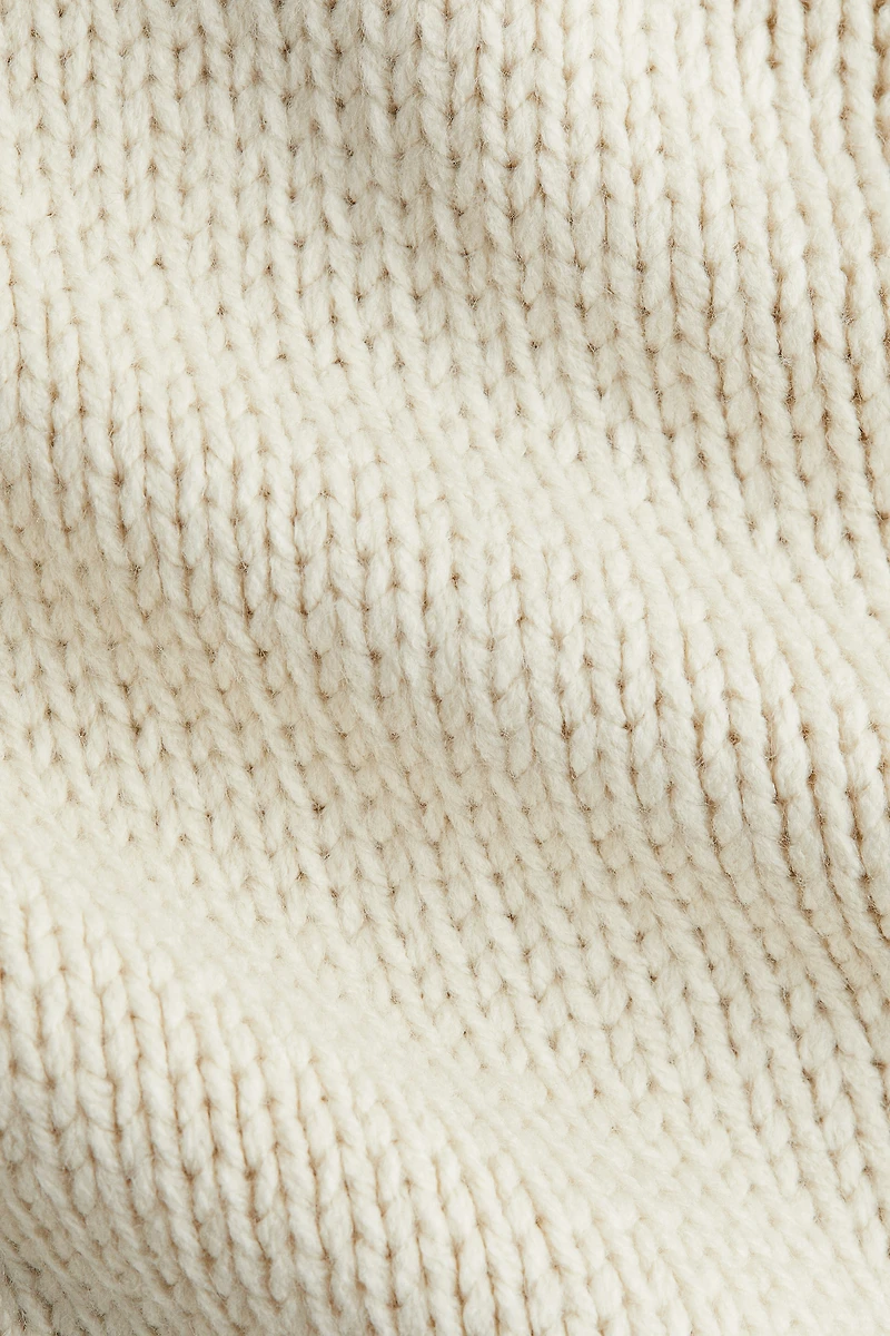 Raglan-Sleeved Sweater