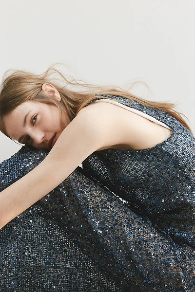 Robe filet à sequins