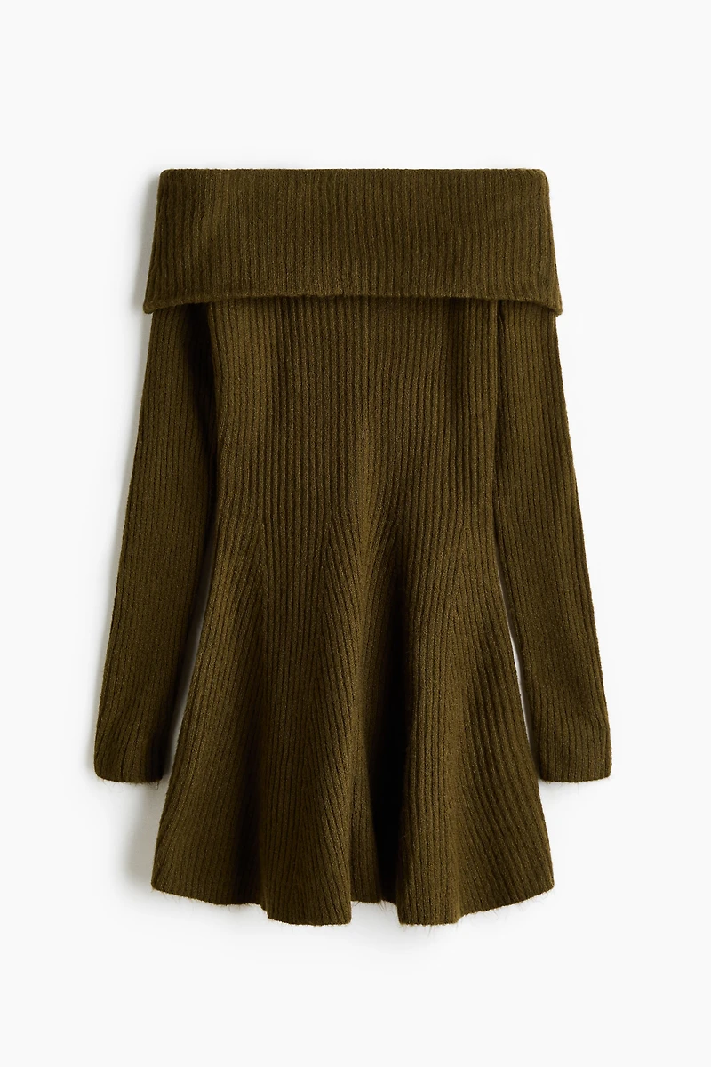 Robe épaule nues en tricot côtelé