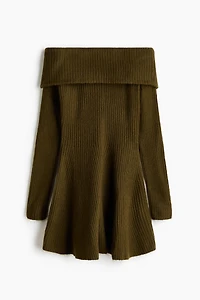 Robe épaule nues en tricot côtelé