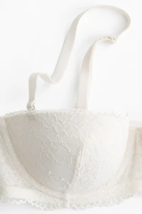 Soutien-gorge balconnet coussiné en dentelle