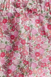 Short à bords festonnés