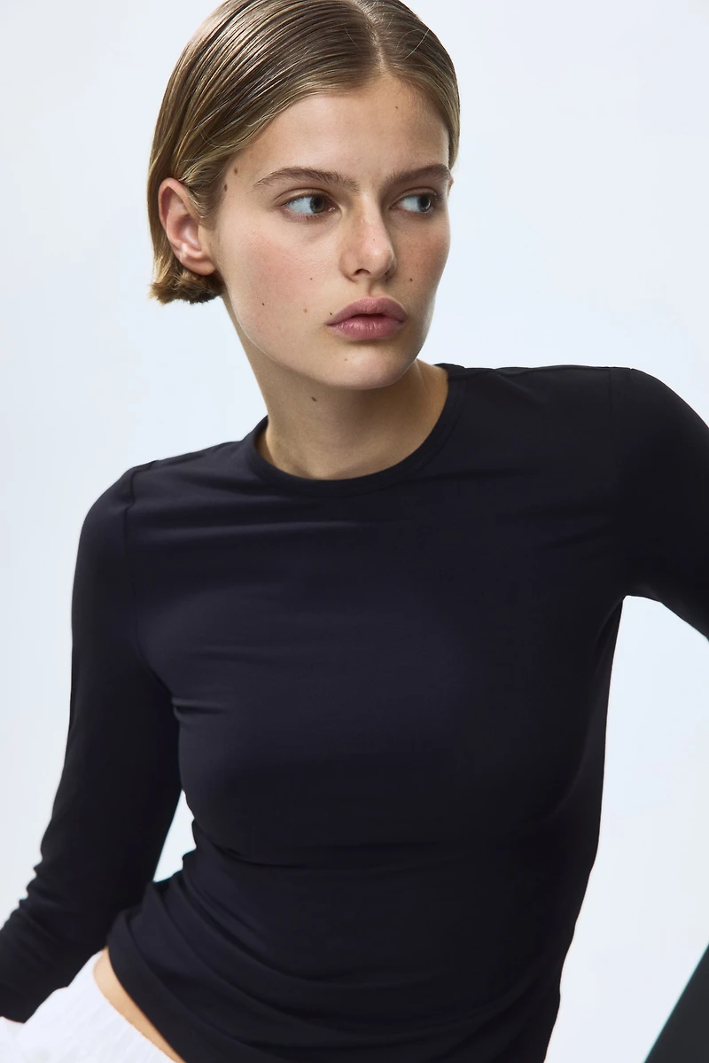 Long-sleeved jersey top