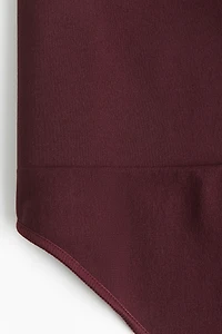 Culotte Thong gainante à silhouette ferme