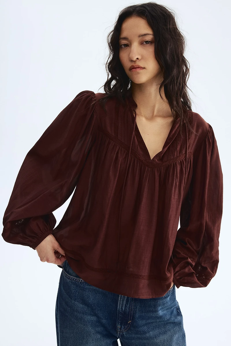 Blouse en viscose mélangée avec dentelle