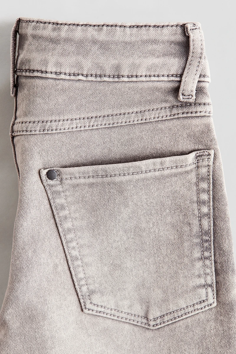 Relaxed-Fit Tapered Jeans