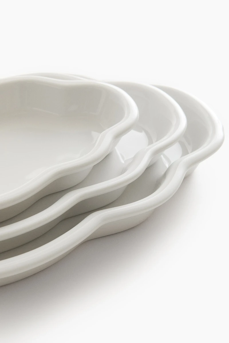 Lot de 3 assiettes de service en porcelaine