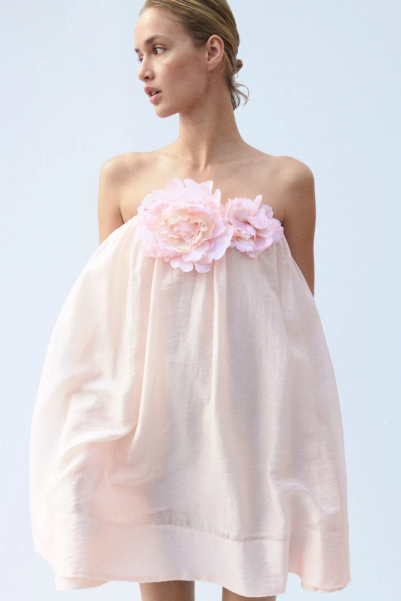 Robe en lin mélangé avec appliqués