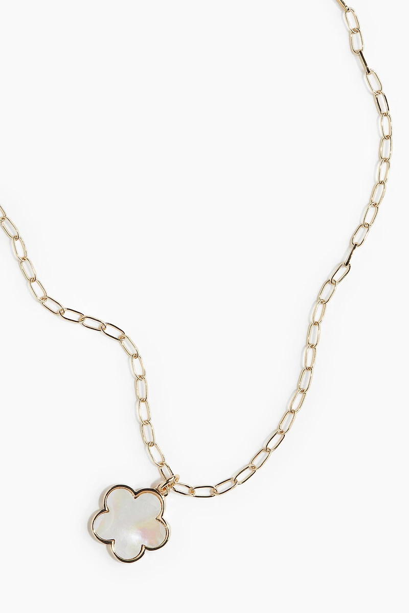 Flower-Pendant Necklace