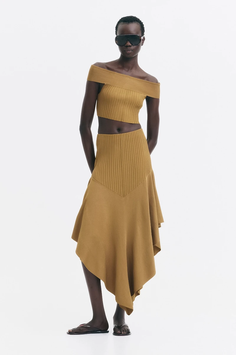 Brassière épaules nues