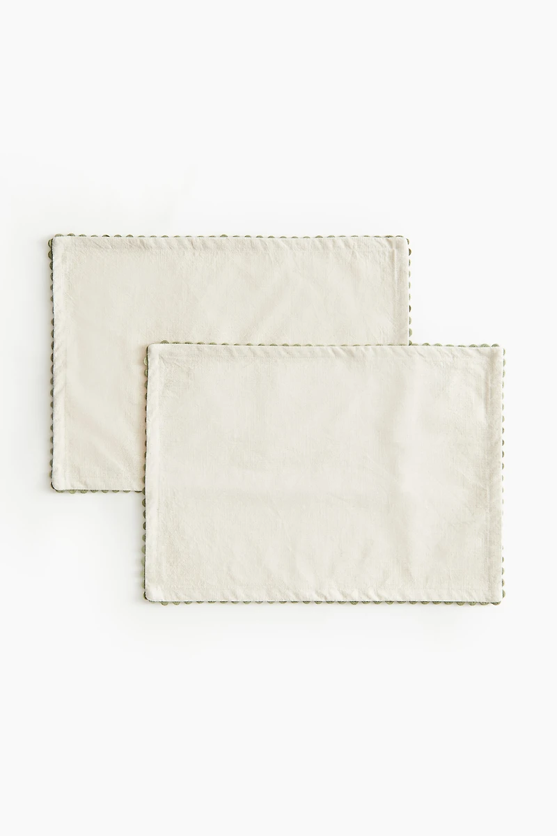 2-Pack Scalloped-Edge Placemats