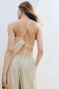 Haut asymétrique avec dentelle