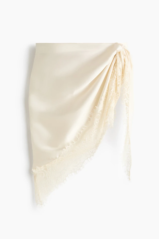 Lace-Trimmed Triangle Scarf