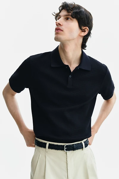 Polo près du corps en tricot gaufré