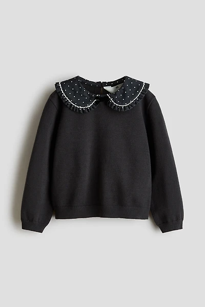Sweater with Peter Pan Collar