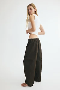 Barrel-Leg Cargo Pants