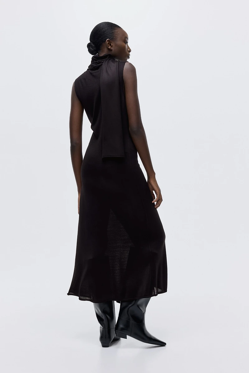 Robe avec col cravate