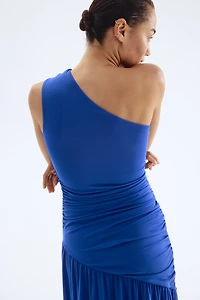 Robe asymétrique à effet drapé