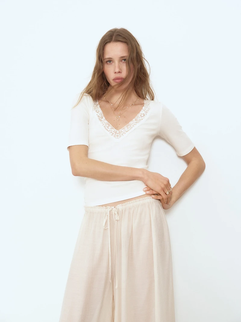 Haut côtelé à encolure en V