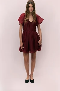 Robe à manches papillon