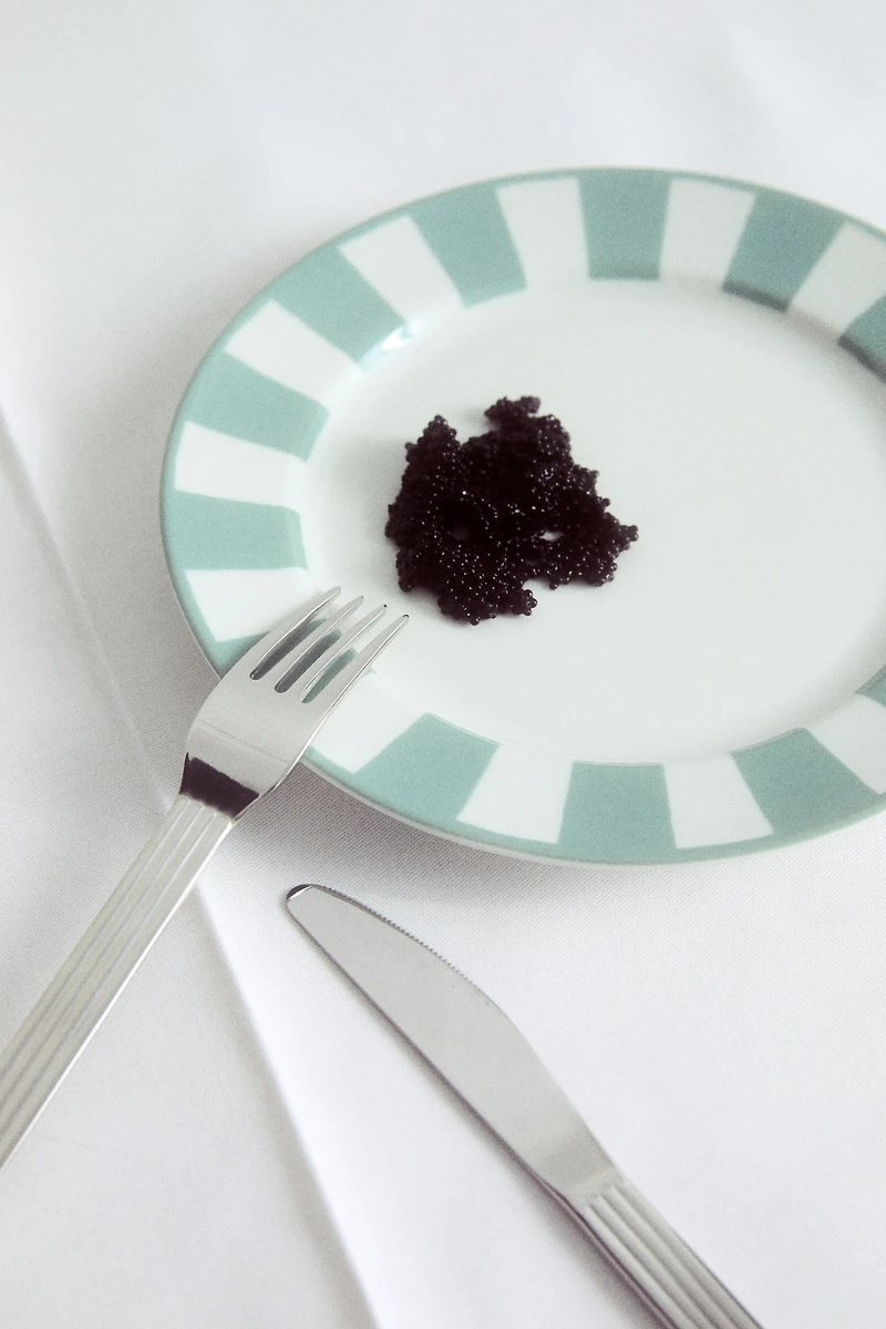 Assiette moyenne en porcelaine