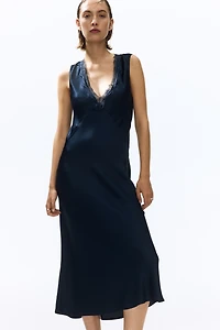 Robe à dos ouvert avec dentelle
