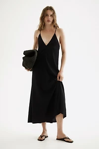Robe froissée avec bretelles à nouer