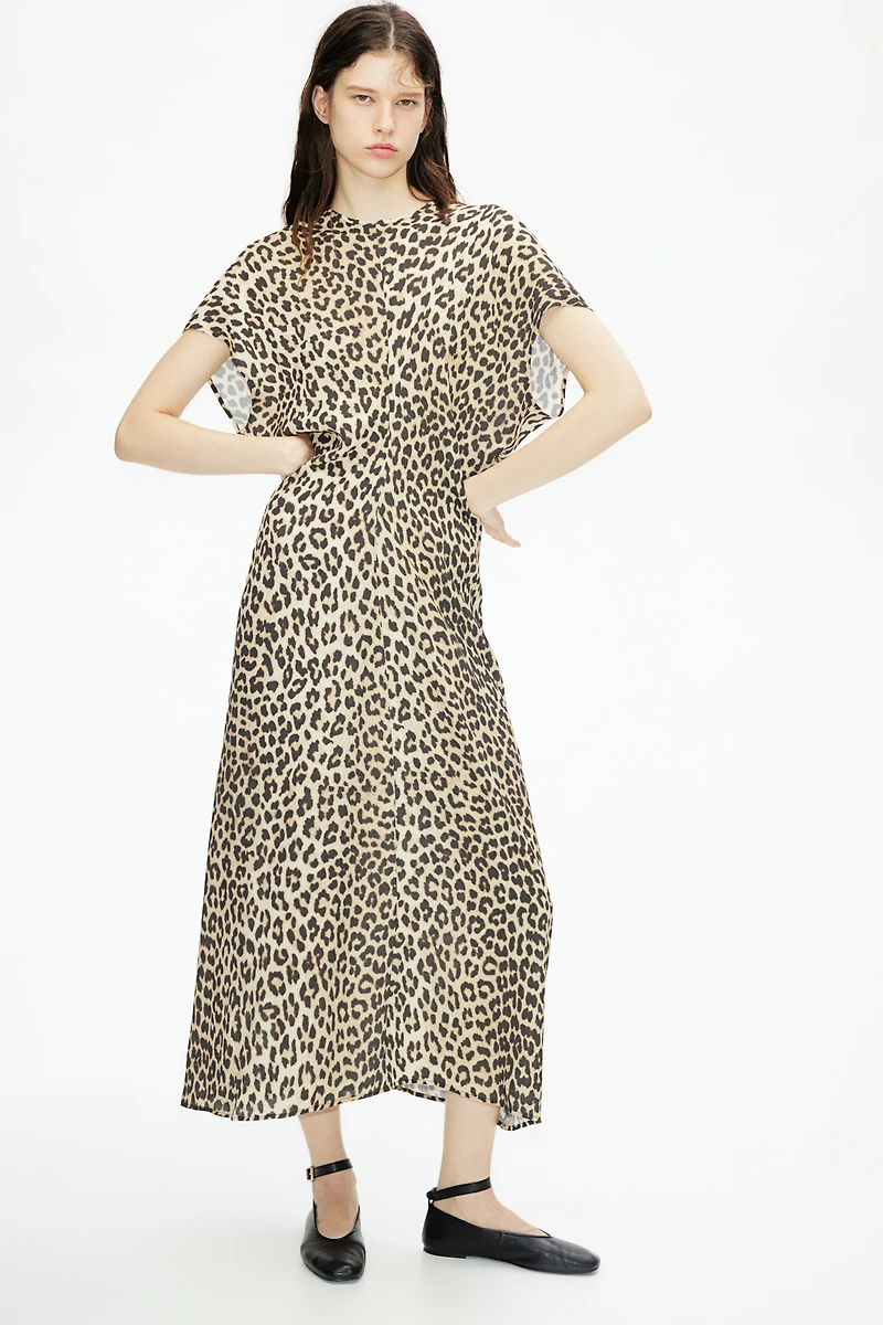 Robe cintrée
