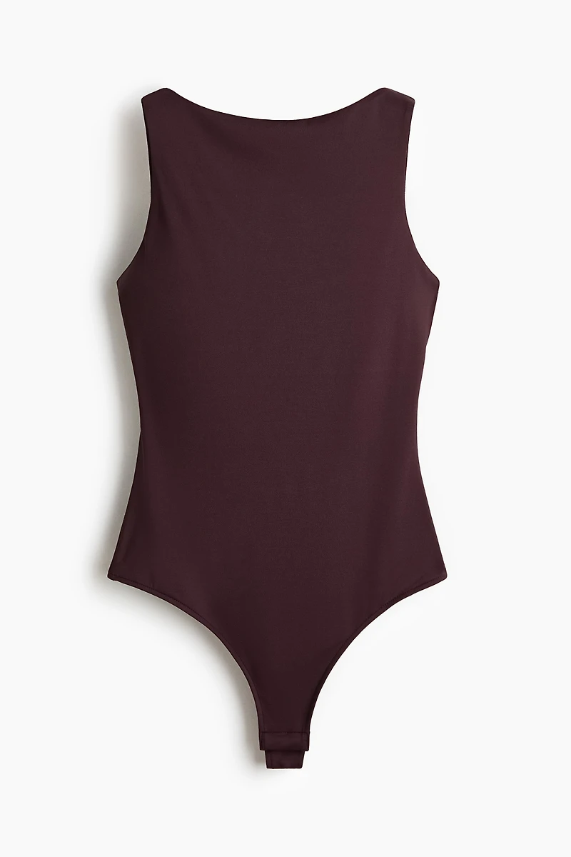 Maillot string avec détail torsadé