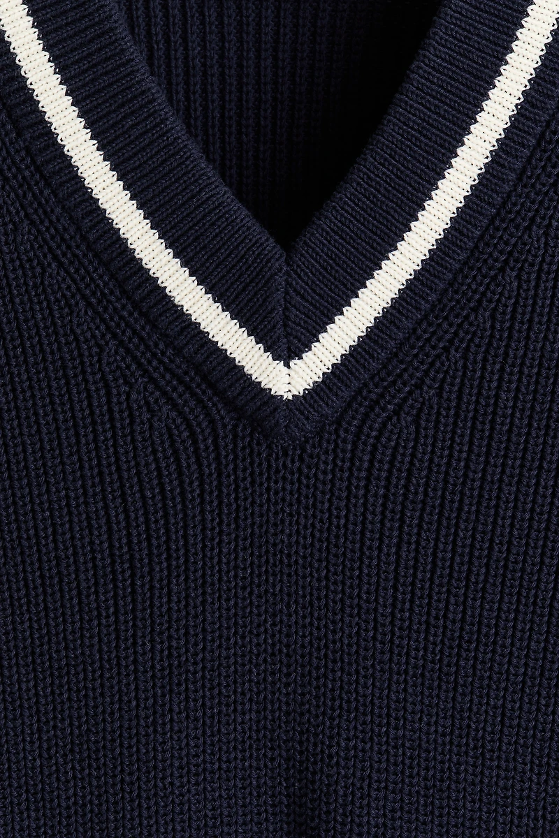 Loose-Fit Knit Sweater Vest