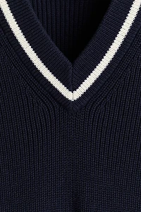 Loose-Fit Knit Sweater Vest