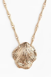 Seashell-Pendant Necklace
