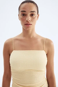 Robe texturée à bretelles fines