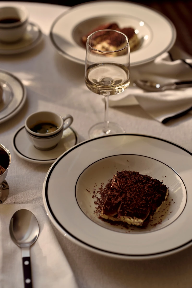 Lot de 2 assiettes creuses en porcelaine