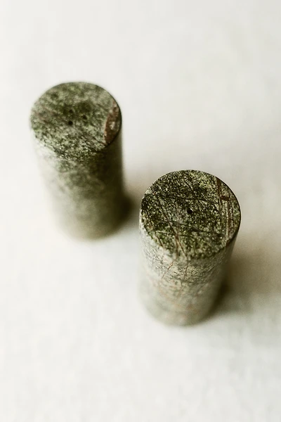 Salière et poivrière en marbre