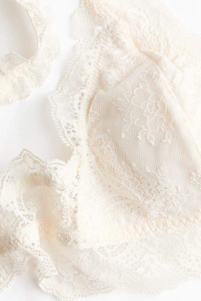 Soutien-gorge souple et coussiné en dentelle