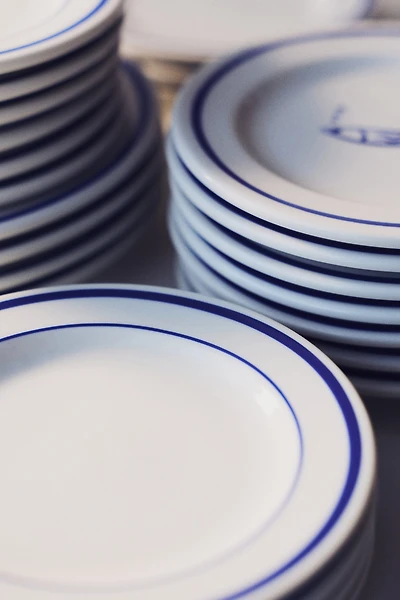 Lot de 4 mini assiettes en porcelaine