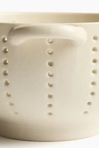 Reactive-Glaze Colander