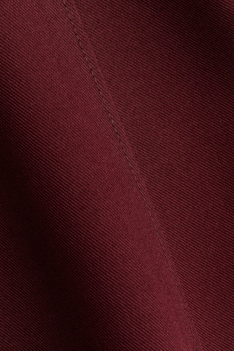 Robe en sergé à taille marquée