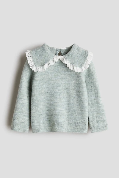 Sweater with Peter Pan Collar