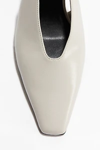 Escarpins à bride arrière avec talon