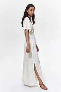 Robe brodée avec cordon de serrage