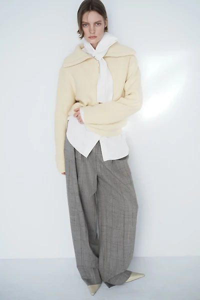 Chandail en tricot côtelé à col fermeture éclair