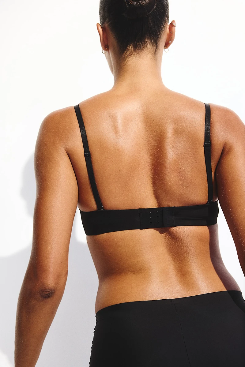 Soutien-gorge balconnet coussiné en microfibre